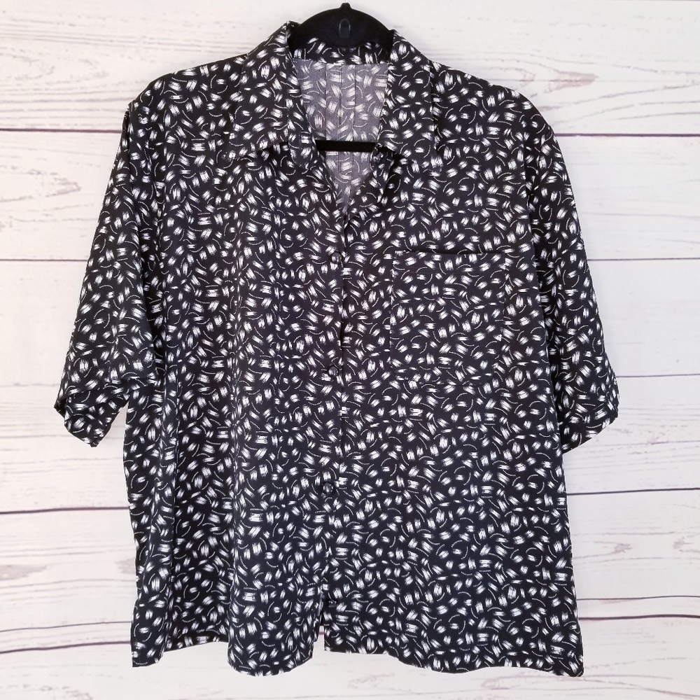 🎈Final Sale🎈 Vintage Black & White Short Sleeve